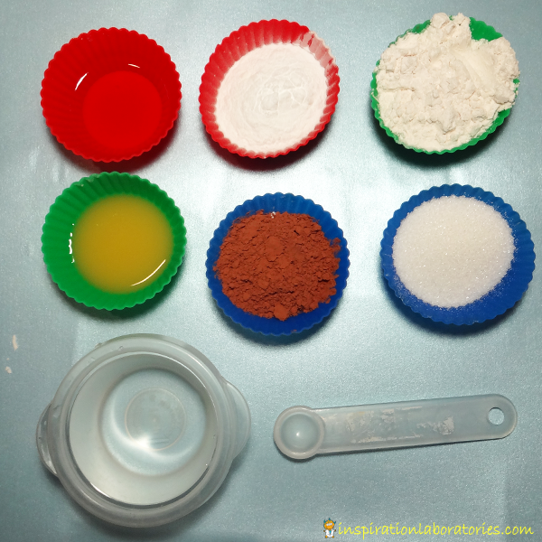 Christmas Mixtures and Play Dough - Day 21 of our Christmas Science Advent Calendar - Explore mixtures and create your own play dough.