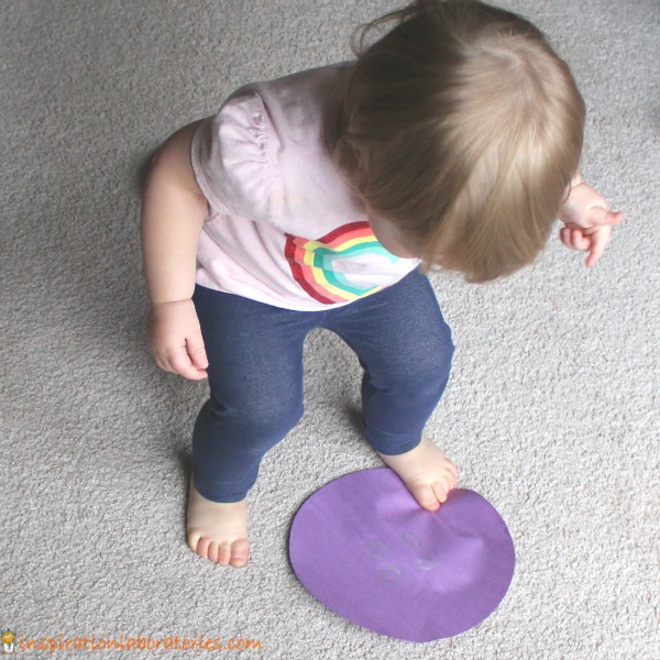 A button hop is a fun way to get toddlers moving. You can also practice colors, counting, and listening skills. Part of the Virtual Book Club for Kids.