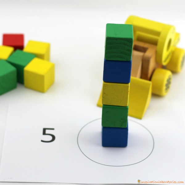 Try out our construction site build and count activity inspired by Goodnight, Goodnight Construction Site. It's a great way to practice number recognition and counting while building with blocks.