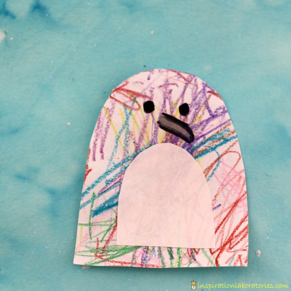 Toddlers and preschoolers will love painting penguins with this combination of fun art techniques.