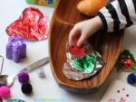 Learn how to make and use painted foil hearts to explore shiny vs. dull. This is a great preschool science activity inspired by Ollie’s Valentine.