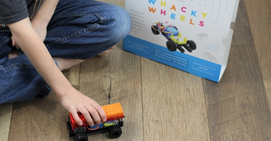 Whacky wheels circuit store cubes