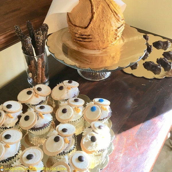 Harry Potter birthday party - owl cupcakes