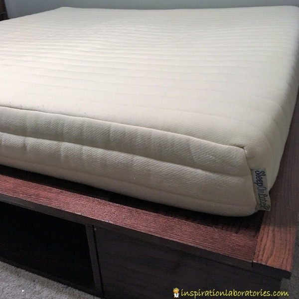 Sleep on Latex mattress on DIY platform bed