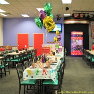 Chuck E. Cheese birthday party table setup | Inspiration Laboratories